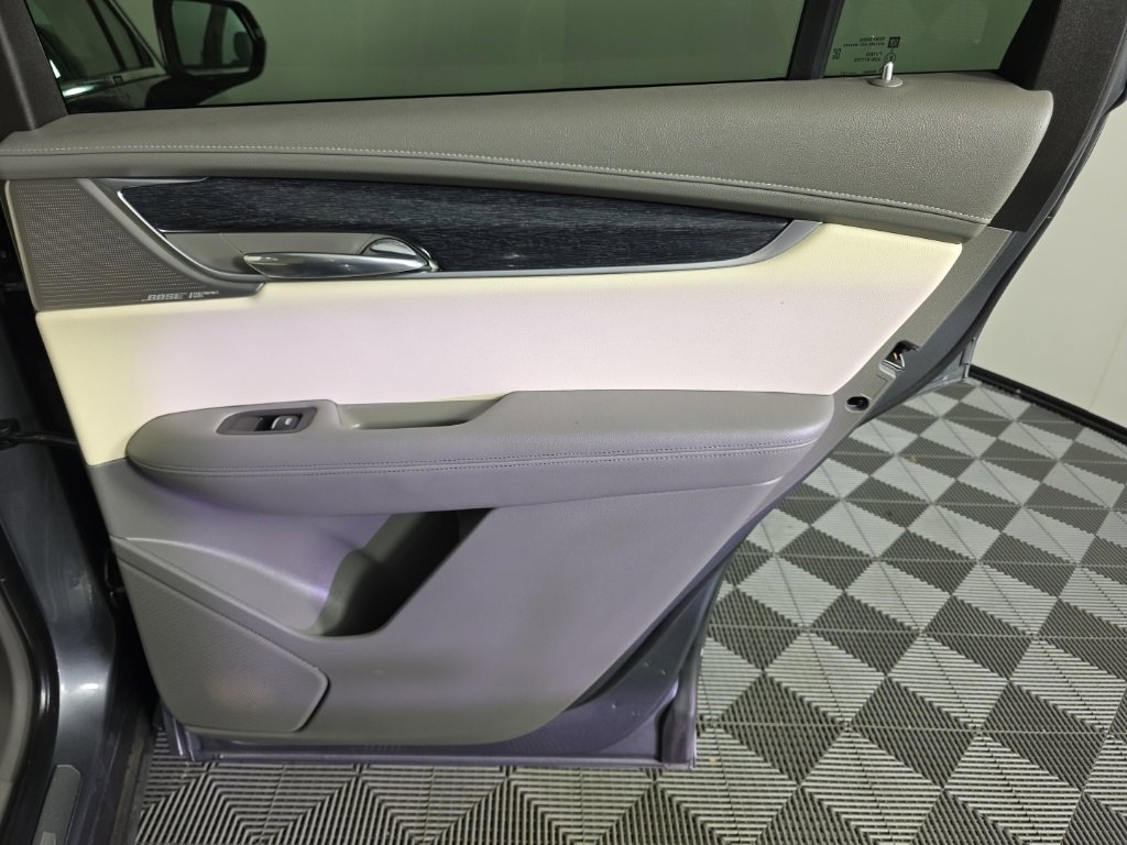 Used 2022 Cadillac XT6 Premium Luxury image 36