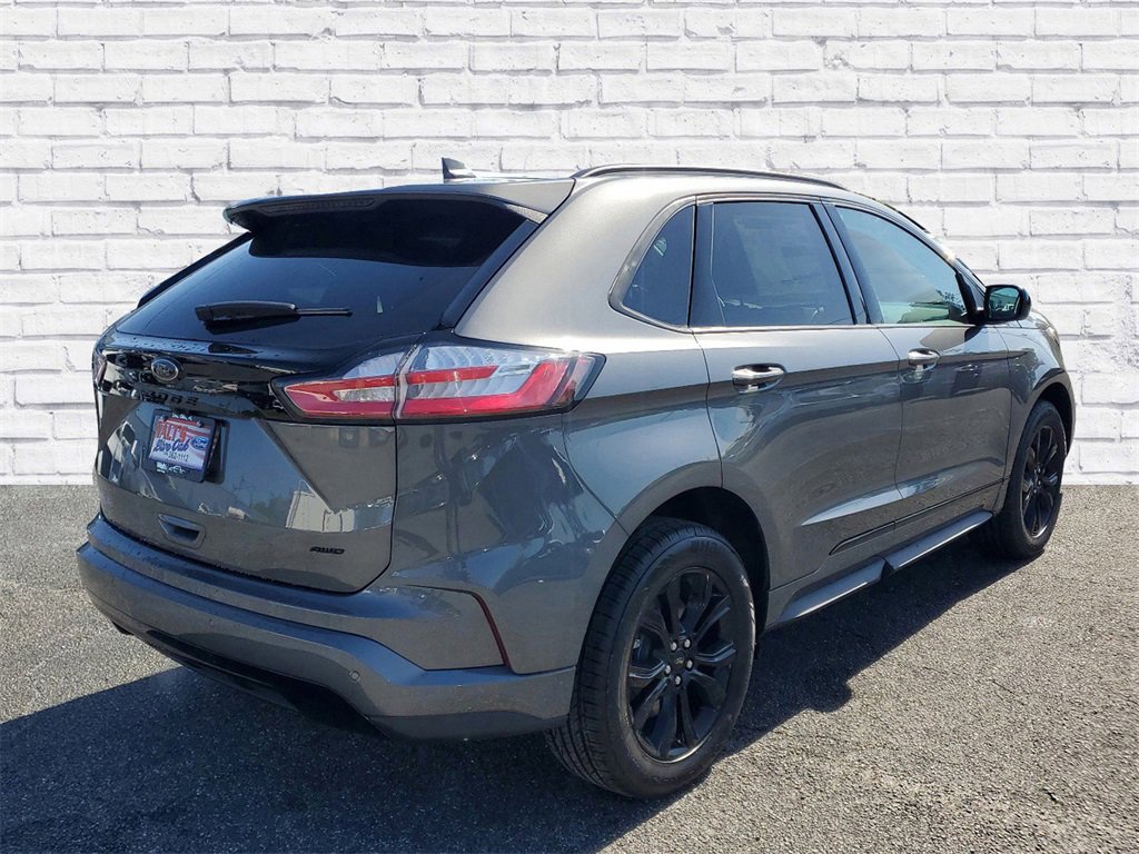 New 2024 Ford Edge SE w/ Black Appearance Package image 3