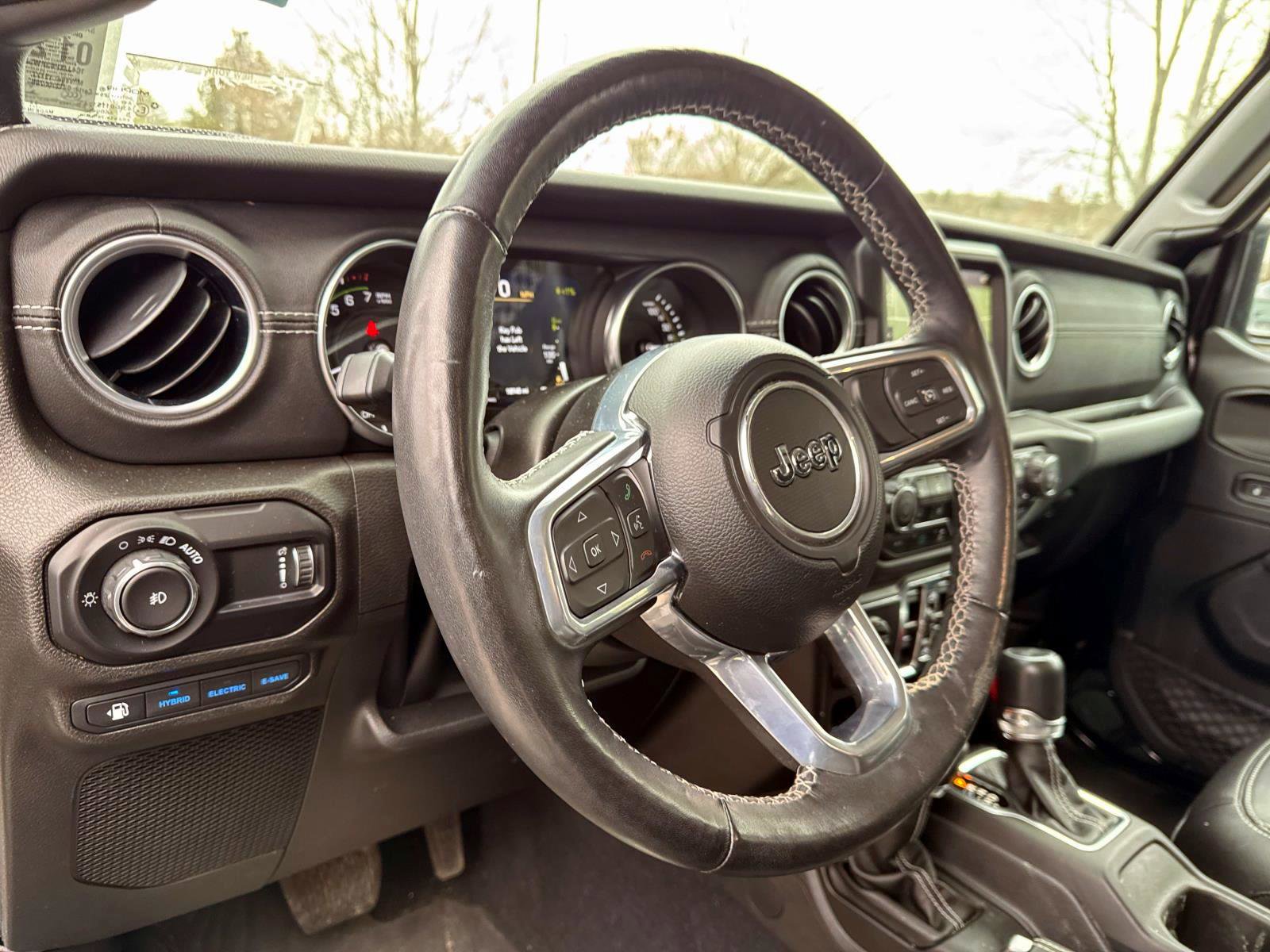 Used 2023 Jeep Wrangler Unlimited Sahara w/ Cold Weather Group image 10