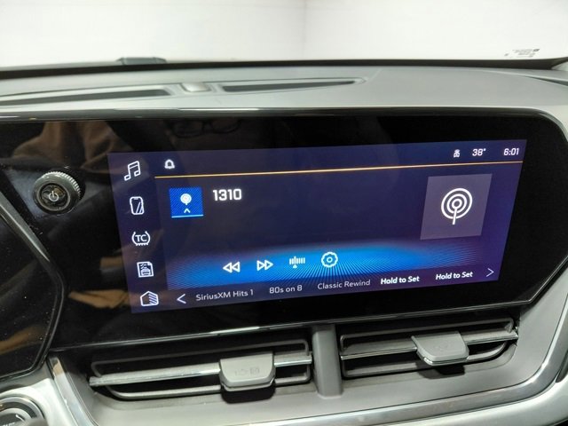 Used 2025 Chevrolet Trax LT image 37