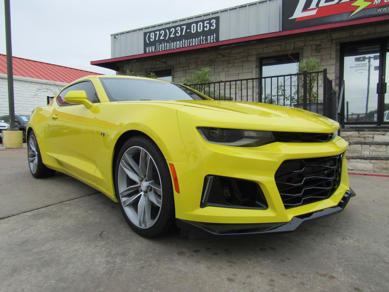 Used 2017 Chevrolet Camaro LT w/ RS Package RWD image 6
