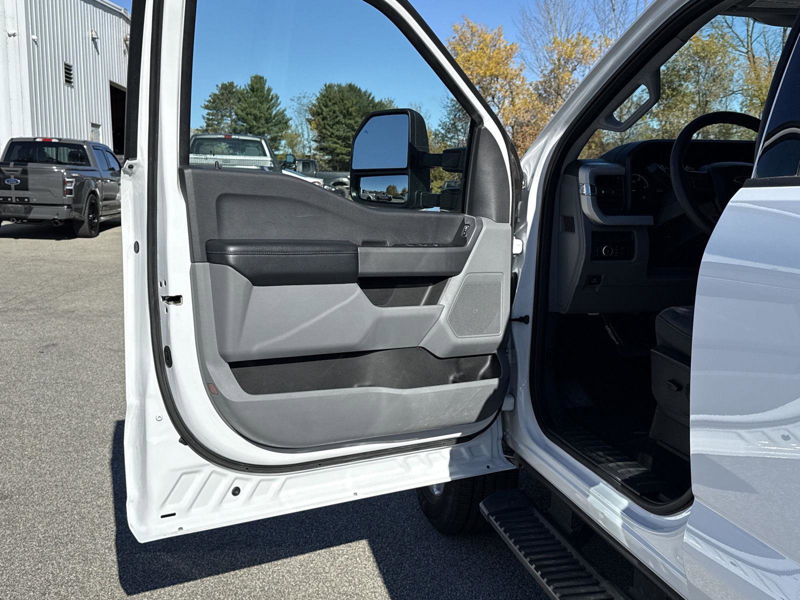 Used 2024 Ford F250 XLT AWD/4WD image 12