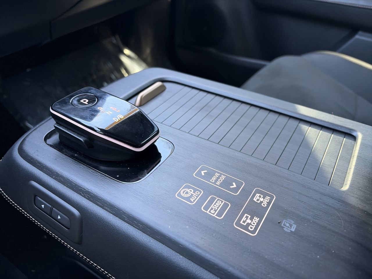 Certified 2024 Nissan Ariya FWD image 20