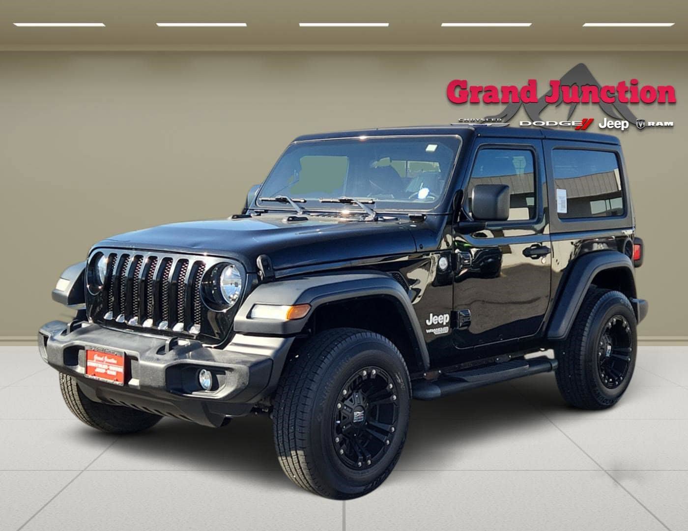 Used 2020 Jeep Wrangler Sport AWD/4WD image 3