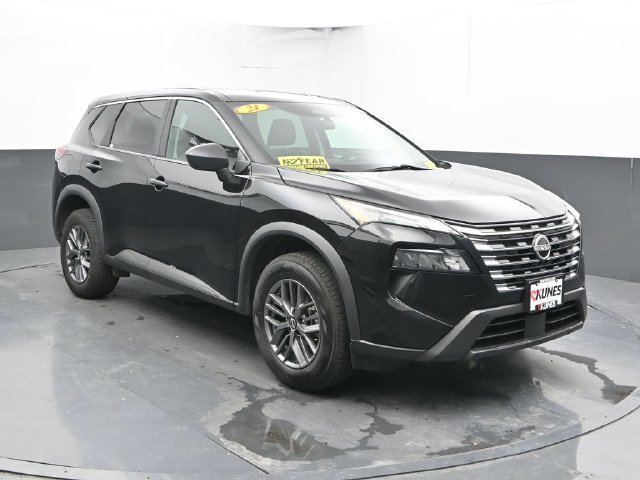 Used 2024 Nissan Rogue S AWD/4WD image 6