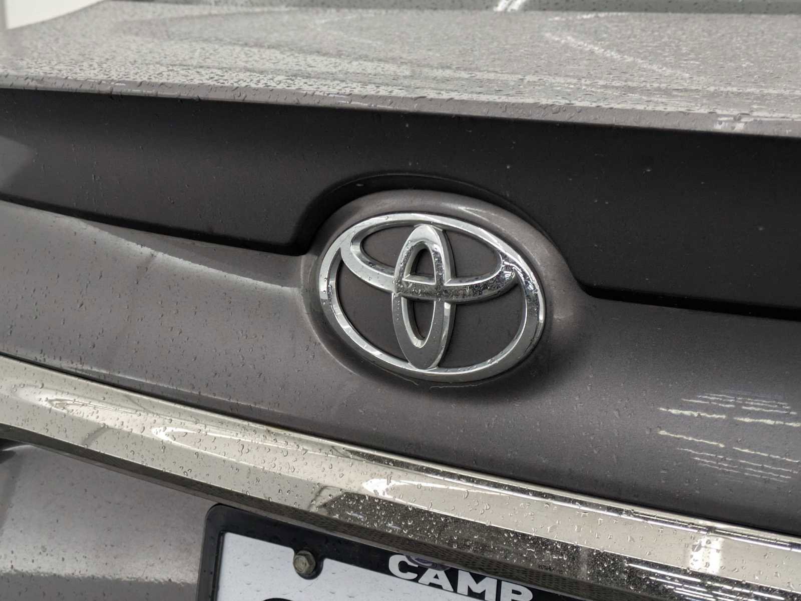 Used 2017 Toyota Camry XSE w/ Moonroof Package image 11