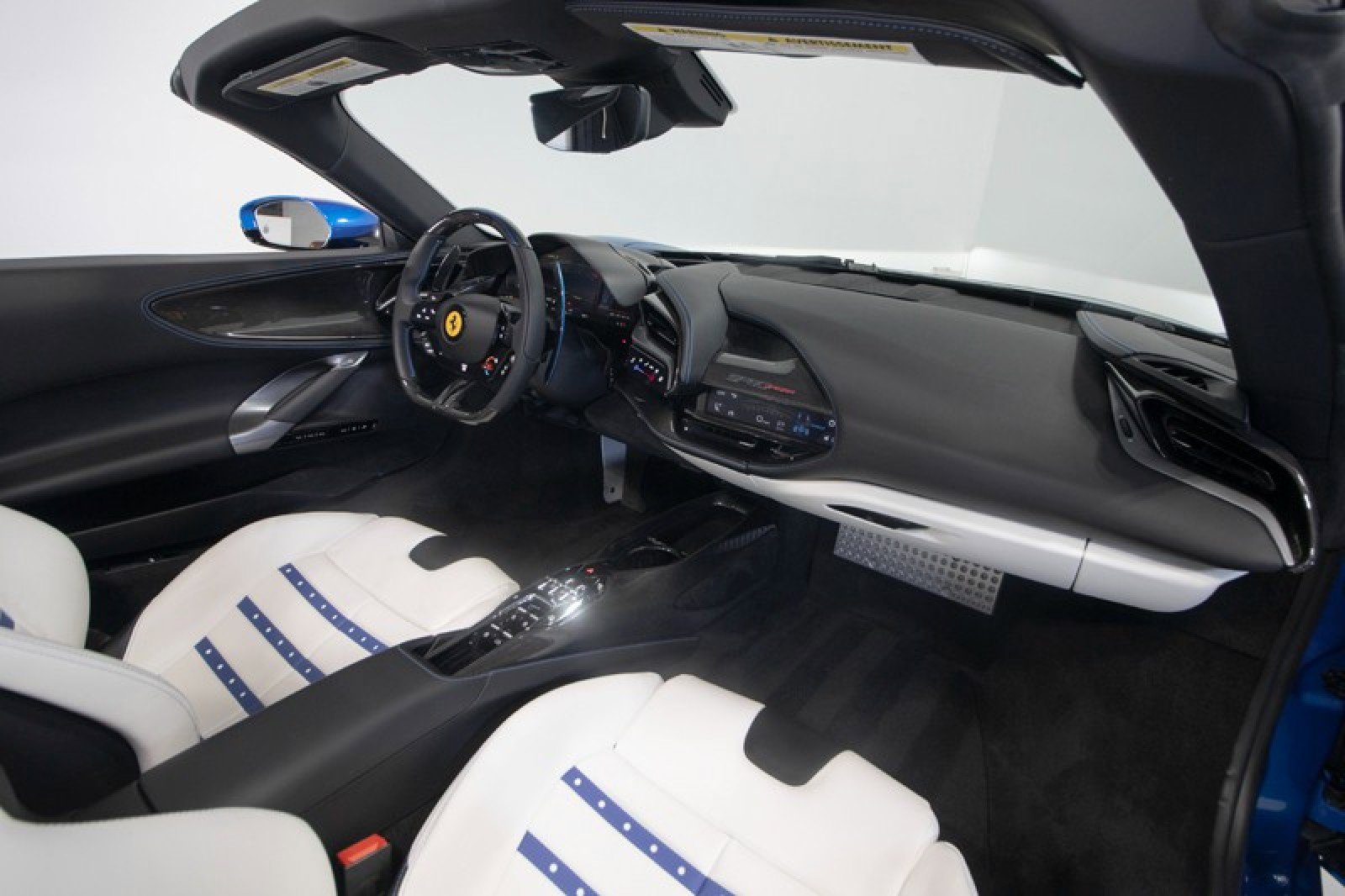 Used 2024 Ferrari SF90 Spider image 66