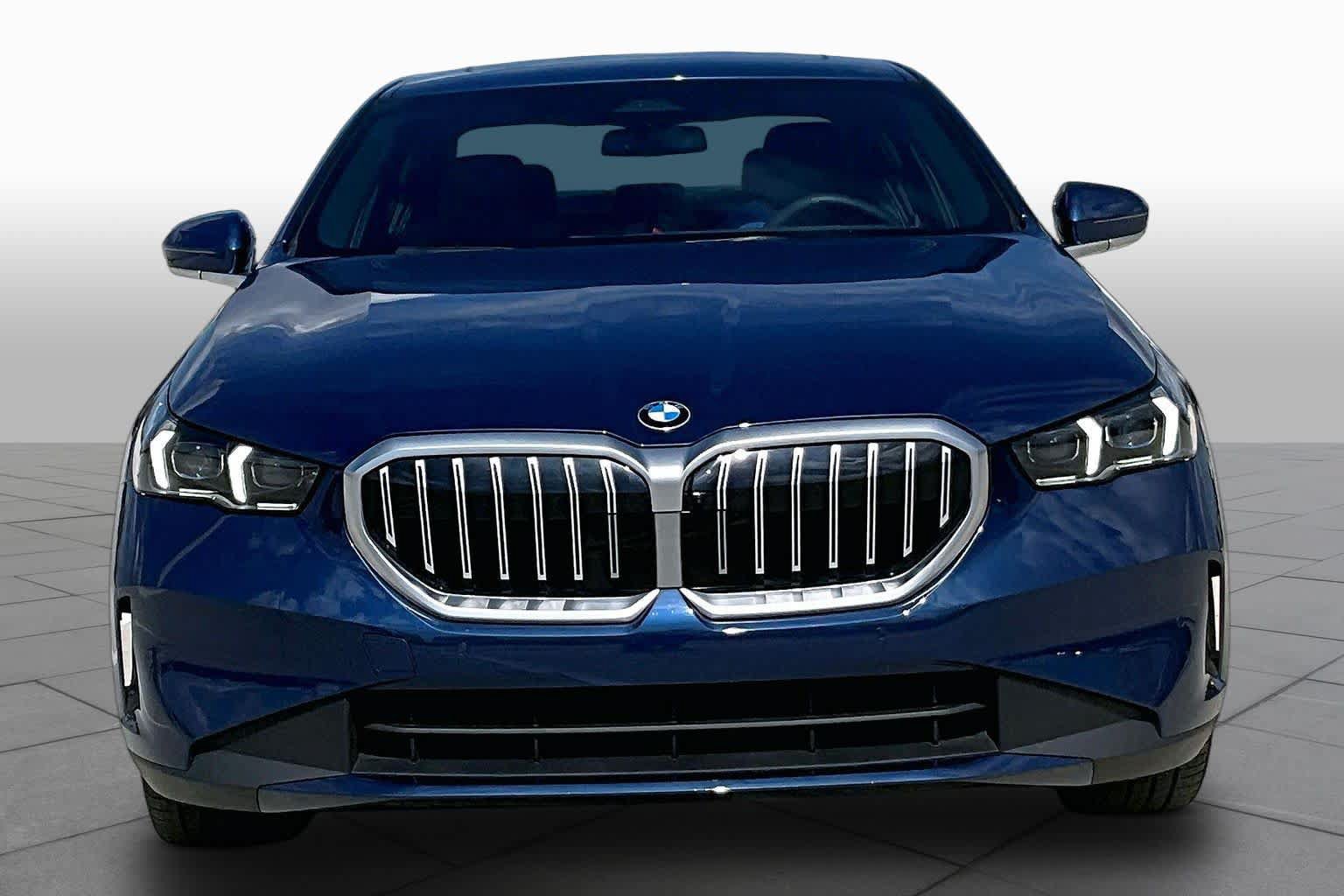 Used 2027 BMW 530i RWD image 3