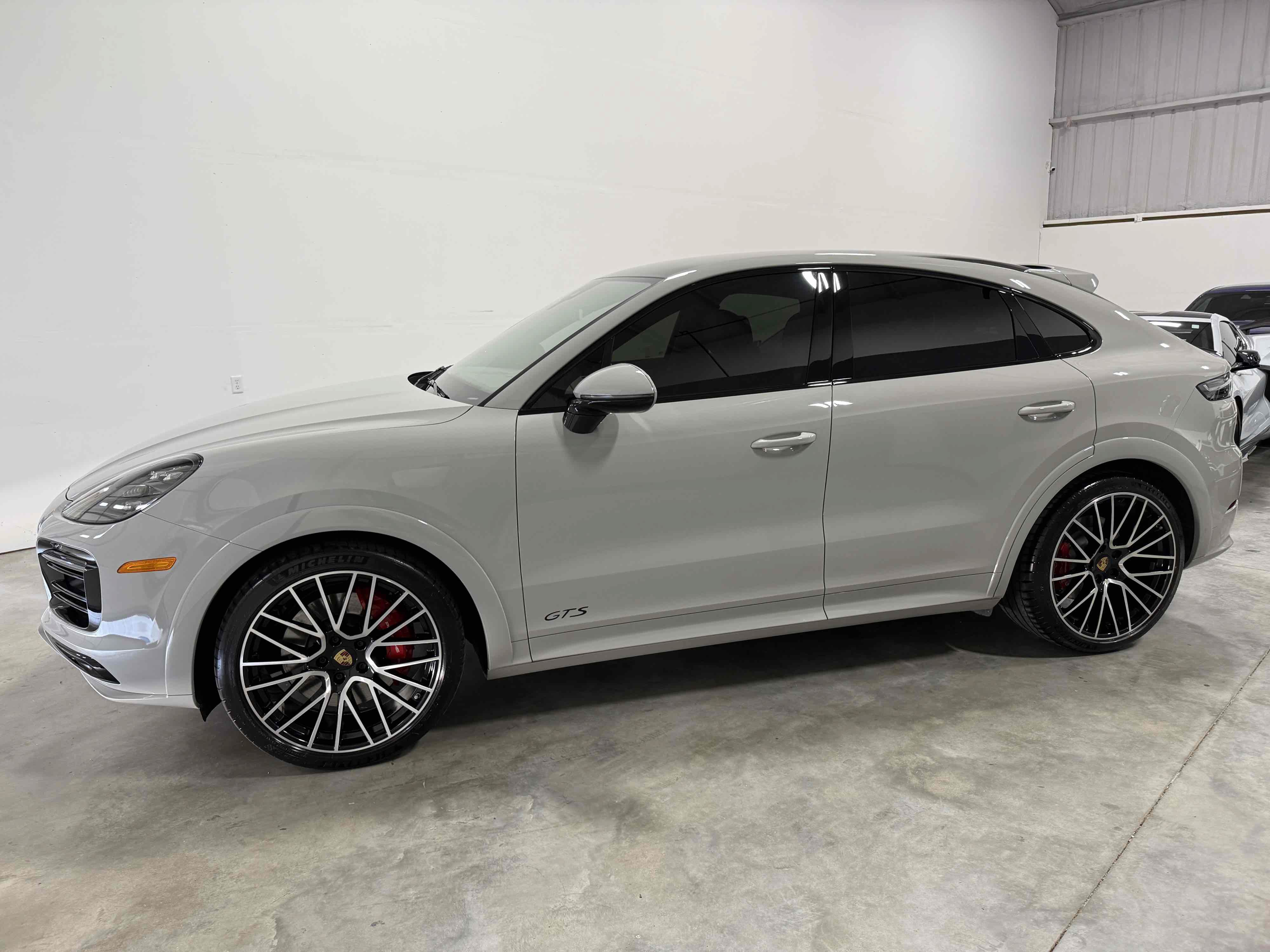Used 2022 Porsche Cayenne GTS AWD/4WD image 46