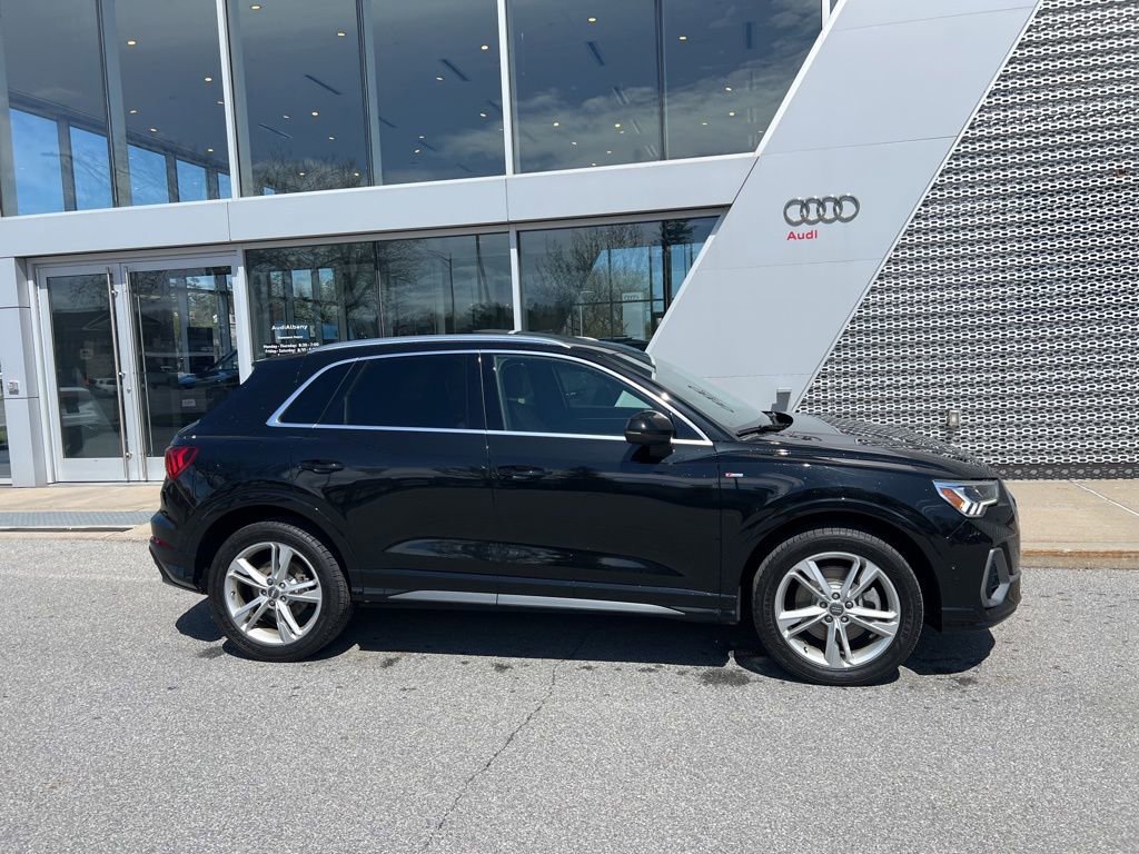Used 2020 Audi Q3 2.0T Prestige w/ Prestige Package image 13