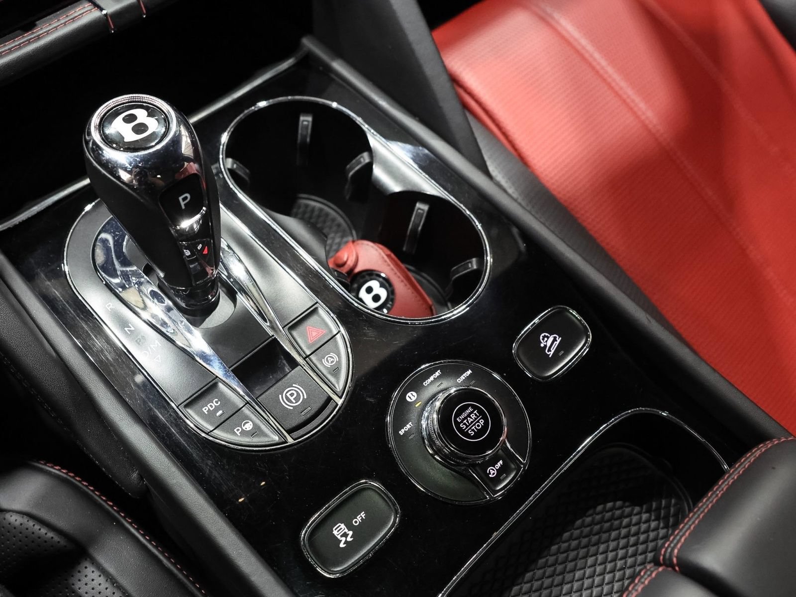 Used 2022 Bentley Bentayga AWD/4WD image 35