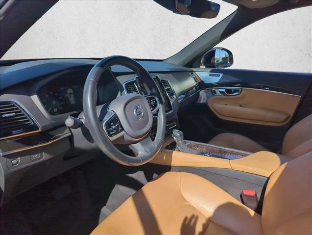 Used 2017 Volvo XC90 T6 Momentum w/ Vision Package image 5