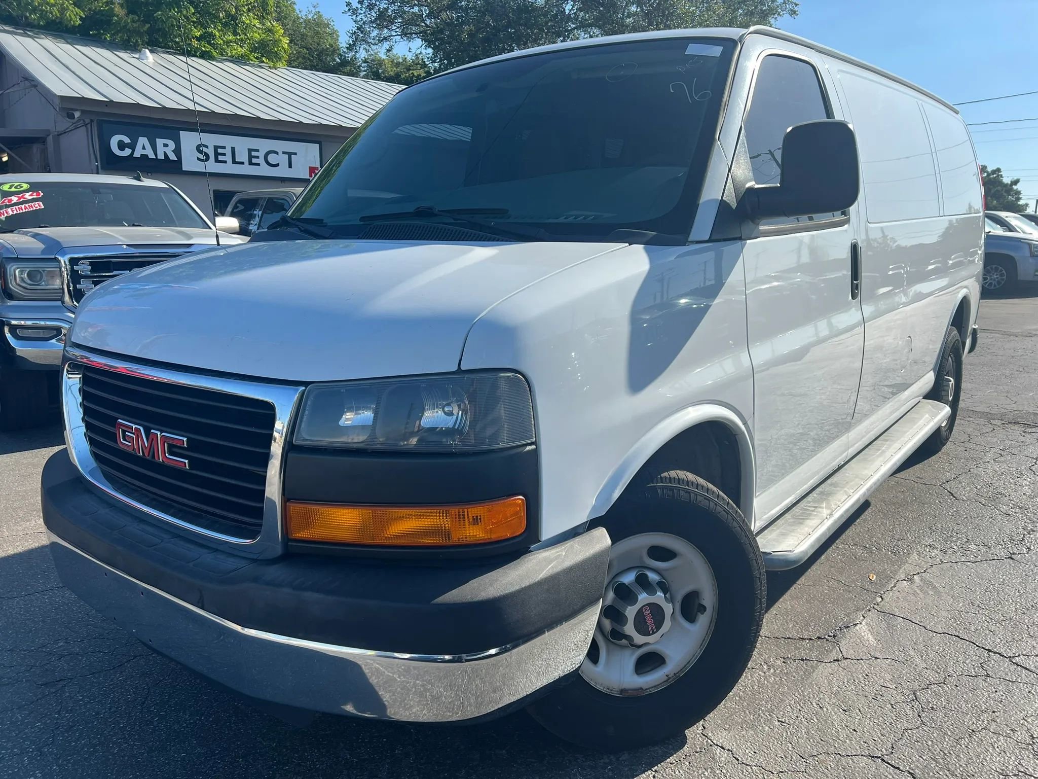 Used 2015 GMC Savana 2500 RWD image 1