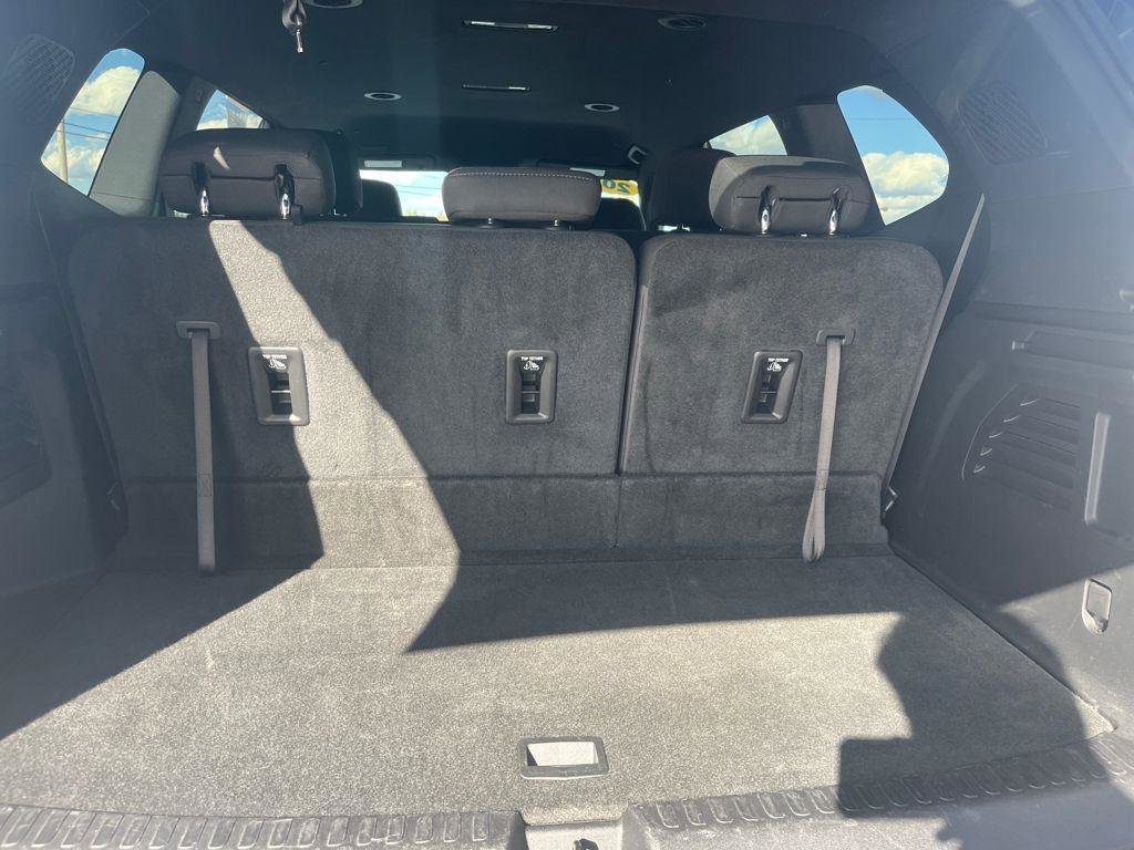 Used 2025 GMC Acadia Elevation image 21