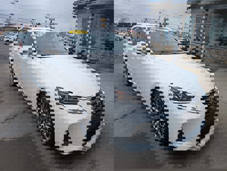 Used 2017 Lexus IS 200t image 1