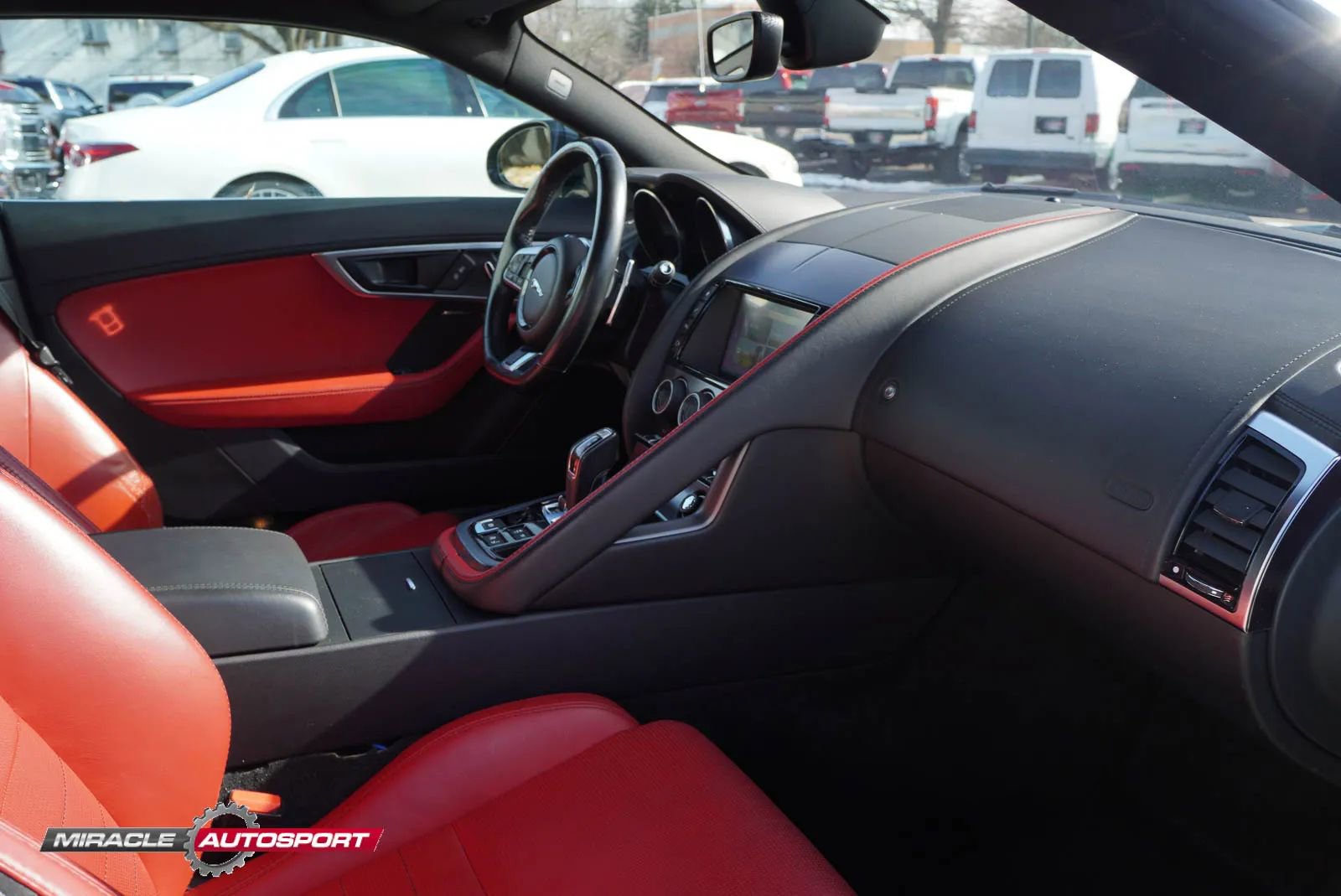 Used 2018 Jaguar F-TYPE R-Dynamic AWD/4WD image 30