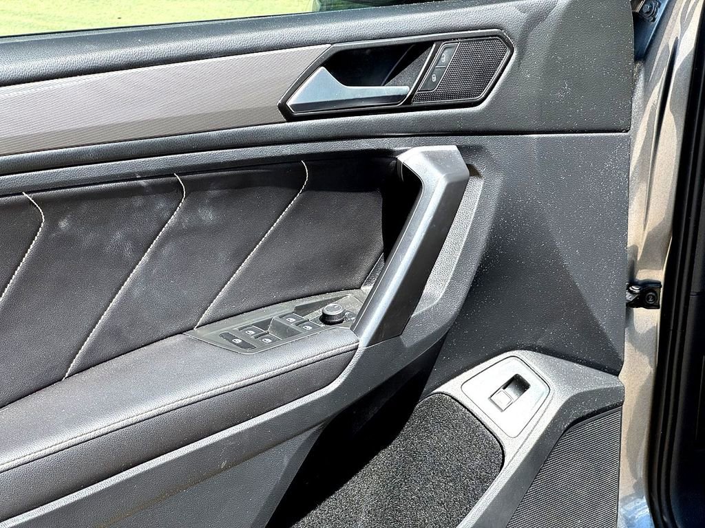 Certified 2024 Volkswagen Tiguan SE FWD image 12