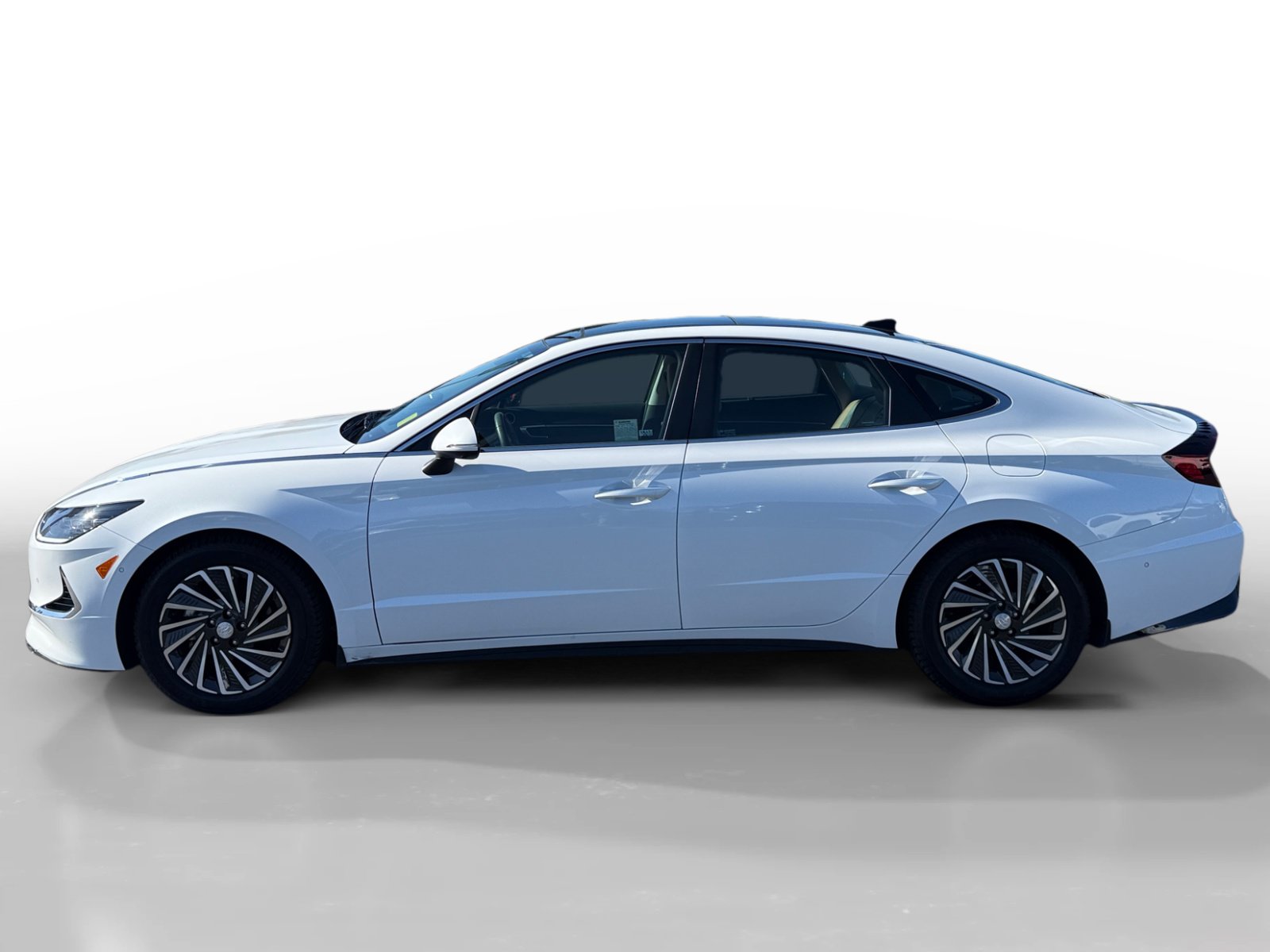 Used 2023 Hyundai Sonata Limited FWD image 2