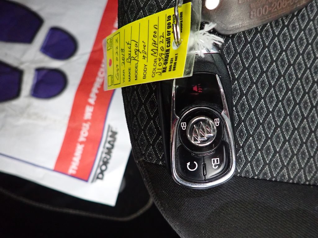 Used 2018 Buick Regal Preferred w/ Sights and Sounds Package FWD image 39