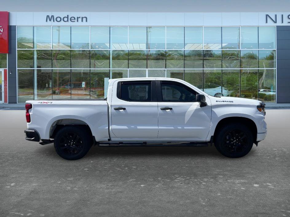Used 2023 Chevrolet Silverado 1500 Custom AWD/4WD image 4