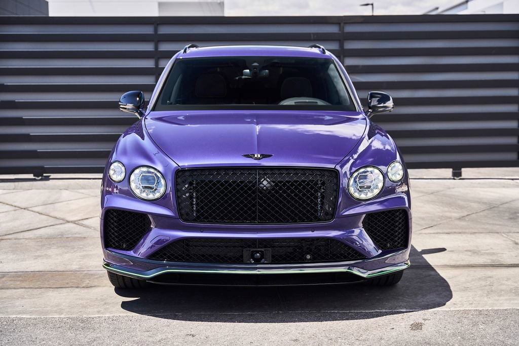 Used 2025 Bentley Bentayga AWD/4WD image 16