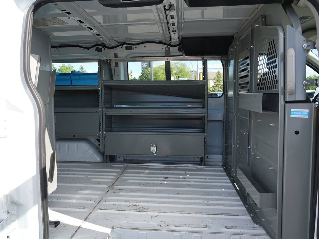 Used 2016 Ford Transit 150 130 Low Roof RWD image 27