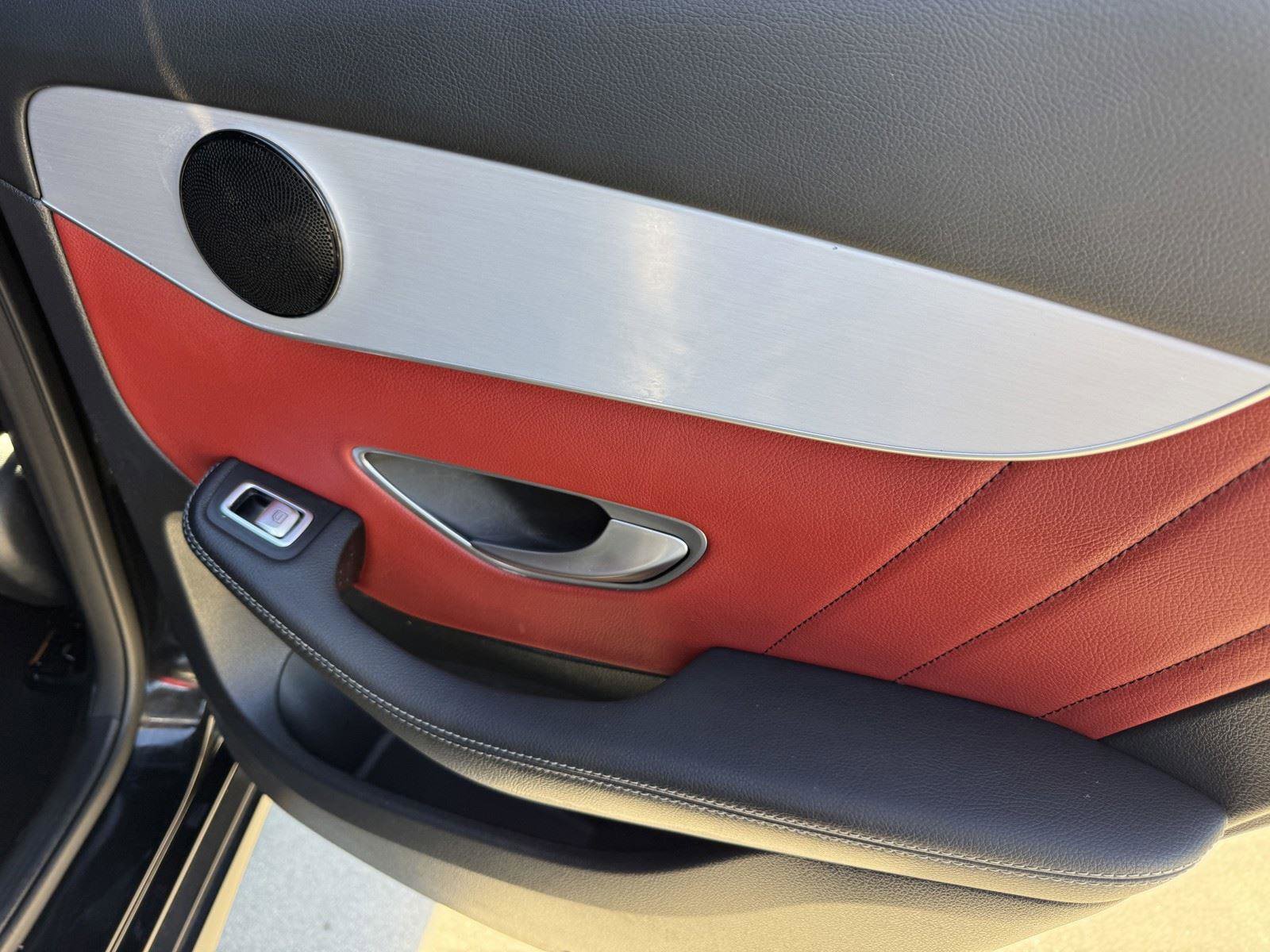 Used 2021 Mercedes-Benz GLC 300 image 11