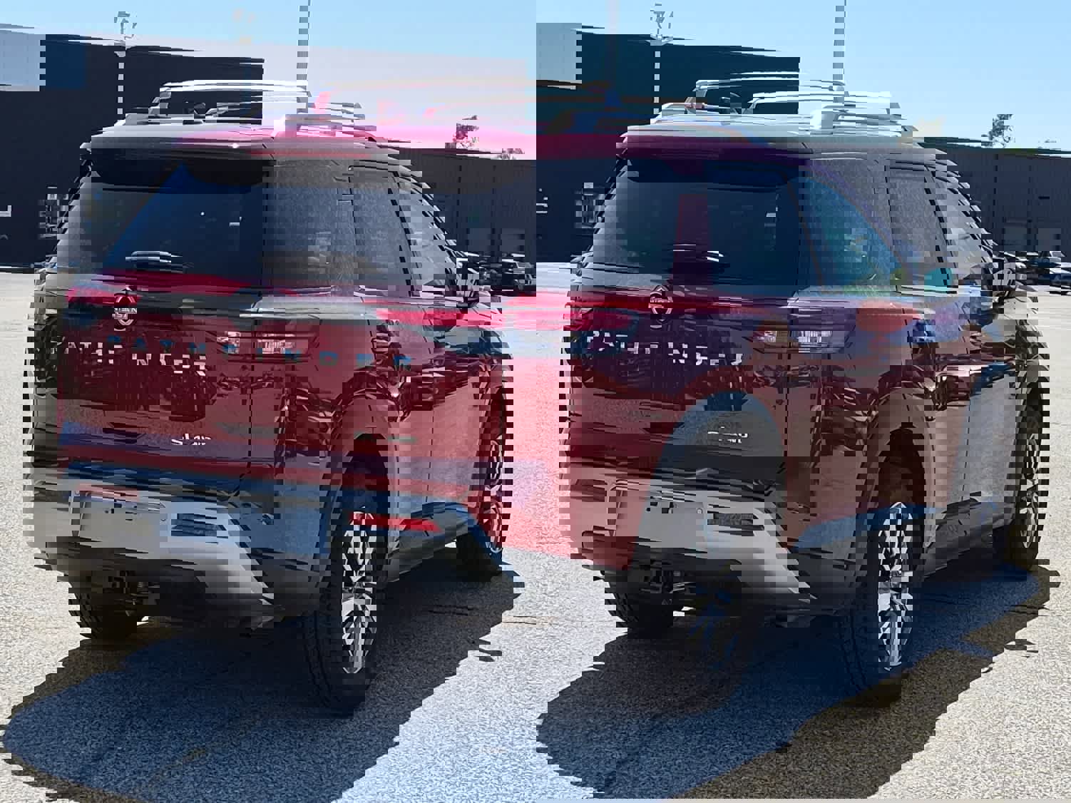 Used 2023 Nissan Pathfinder SL image 3