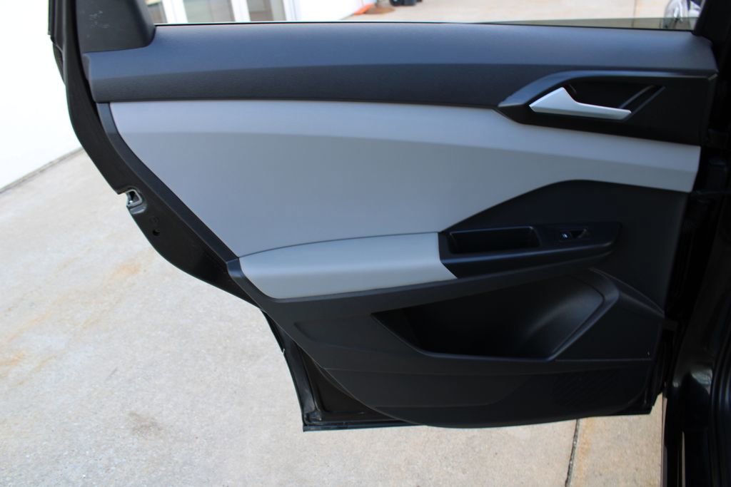 Certified 2022 Volkswagen Taos SE image 21