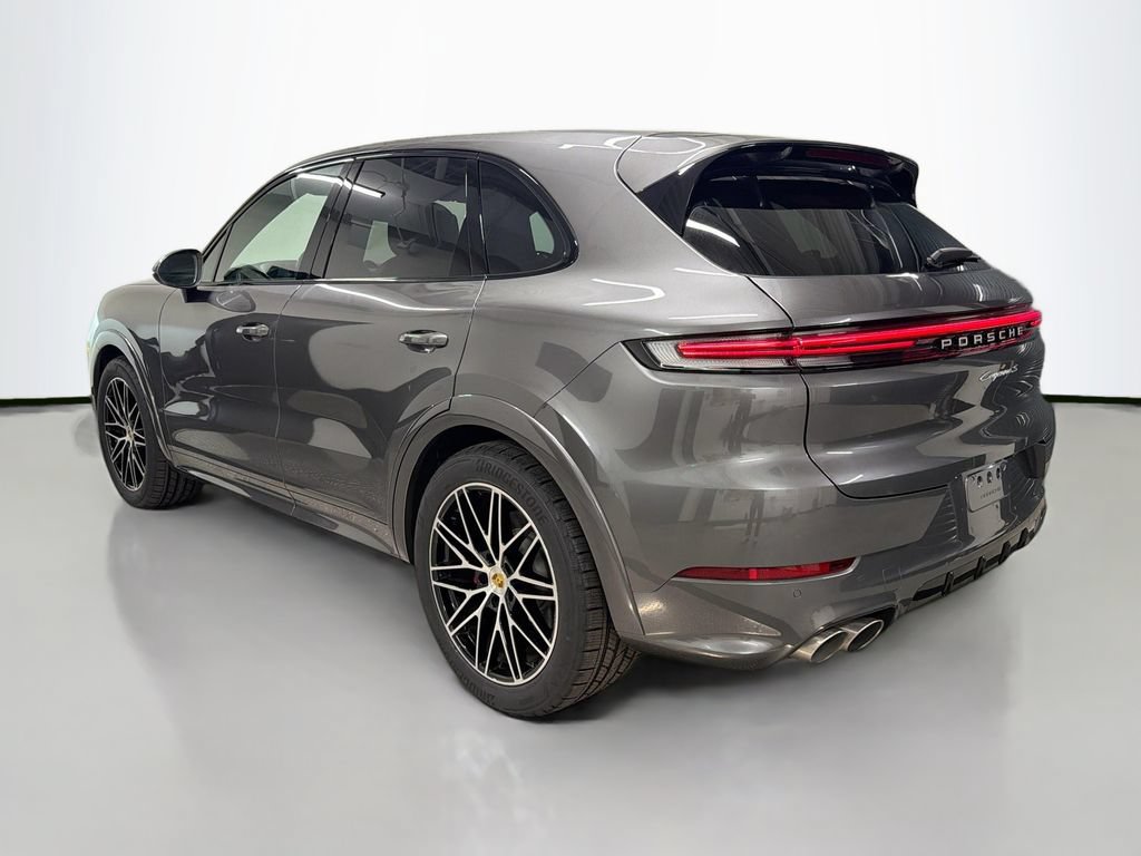 Certified 2024 Porsche Cayenne S AWD/4WD image 3