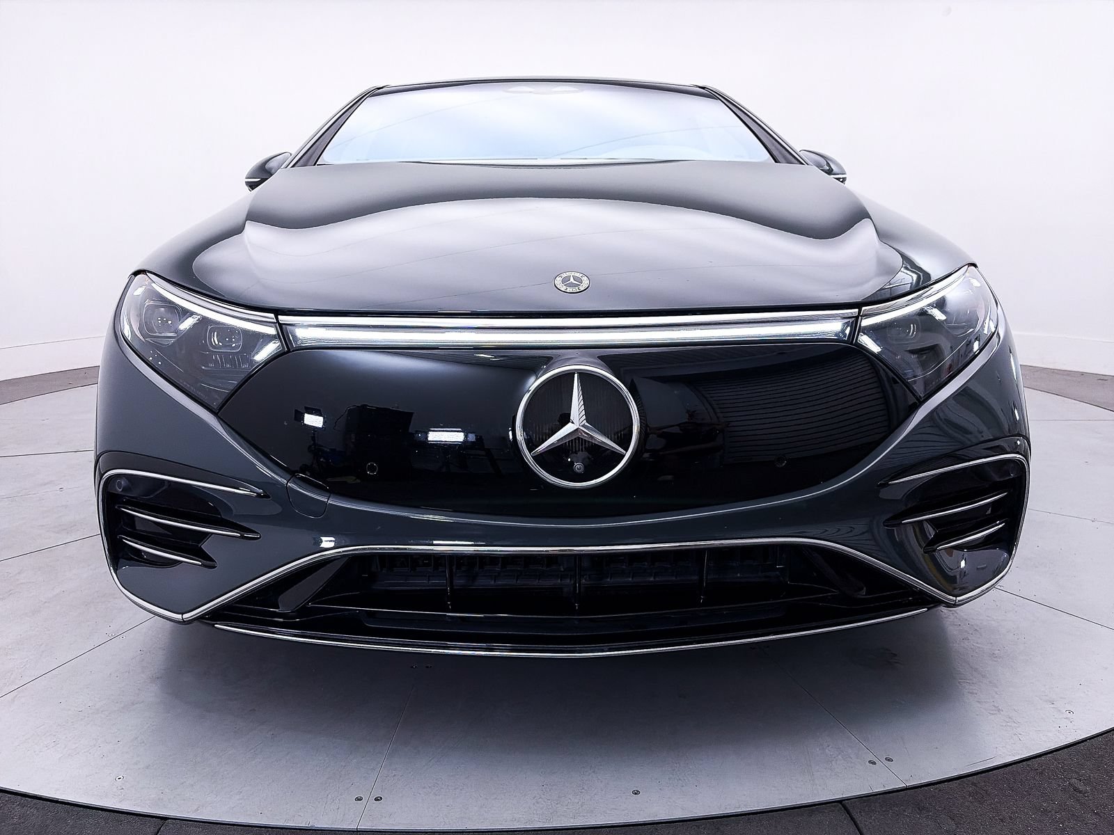Used 2023 Mercedes-Benz EQS 580 4MATIC Sedan image 13