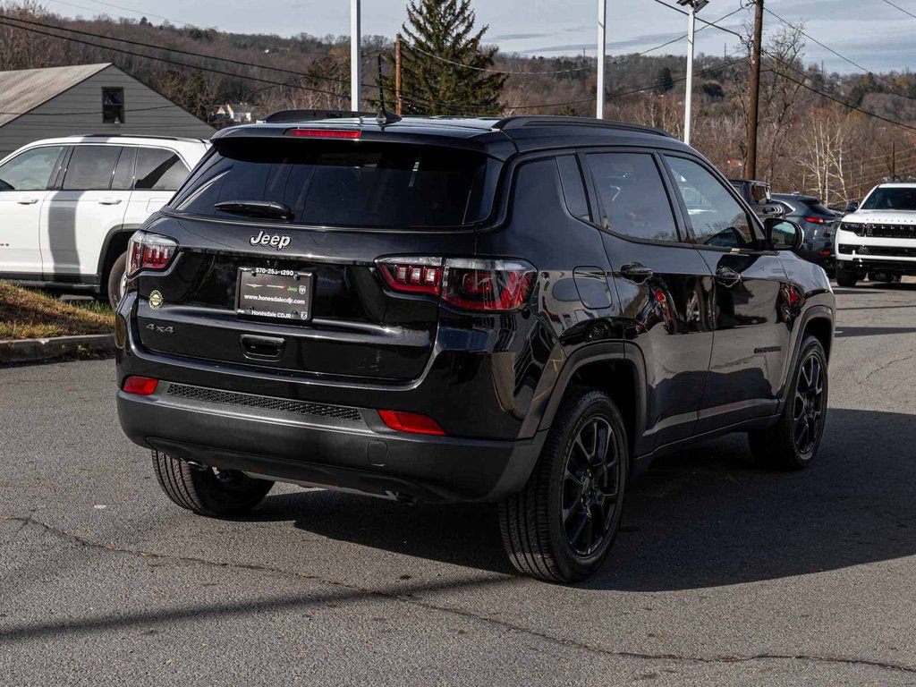 New 2026 Jeep Compass Latitude image 4