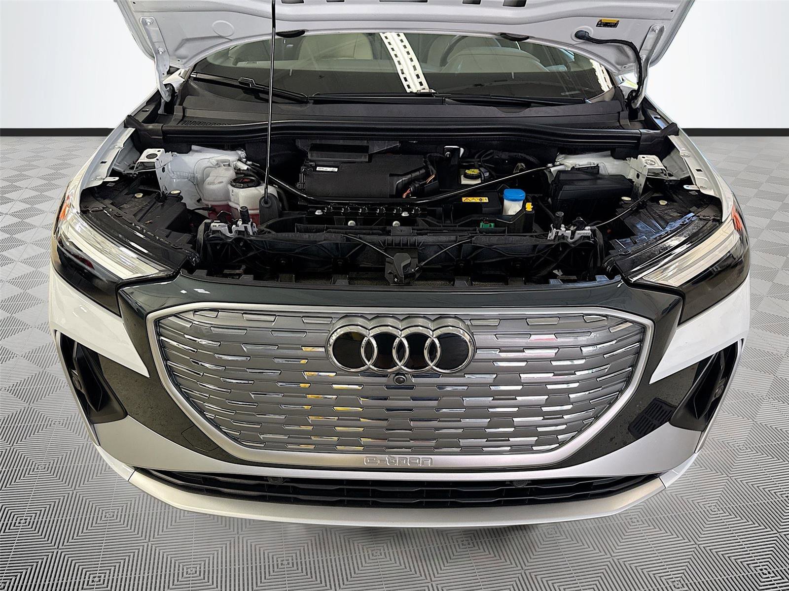 Used 2023 Audi Q4 e-tron Premium Plus w/ Premium Plus AWD/4WD image 31