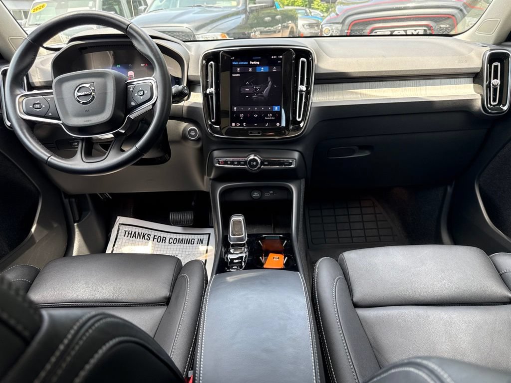 Used 2025 Volvo XC40 B5 Plus w/ Protection Package Premier AWD/4WD image 17