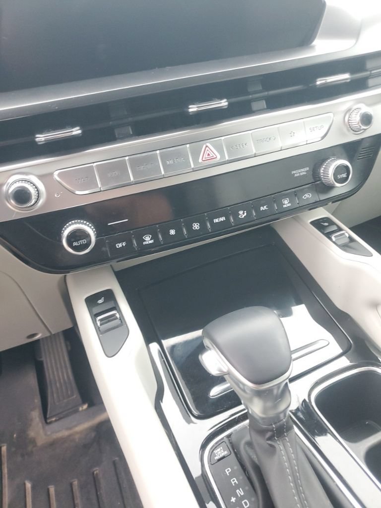 Used 2023 Kia Telluride S w/ S Sunroof Package FWD image 15