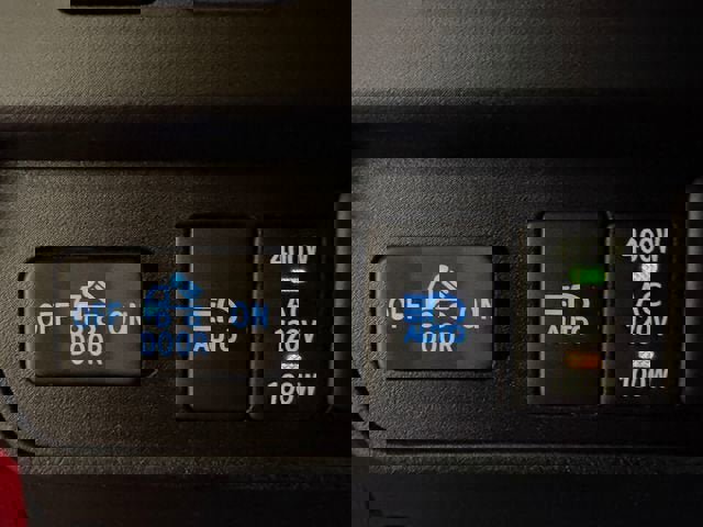 Used 2022 Toyota Tacoma TRD Off-Road w/ Technology Package image 12