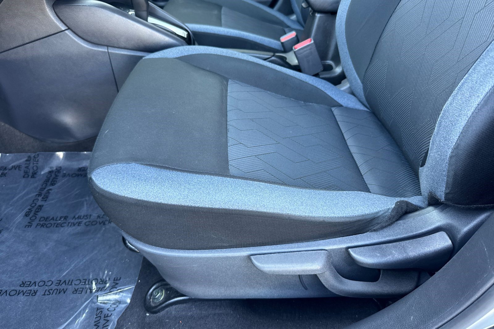 Used 2023 Nissan Versa SV FWD image 14