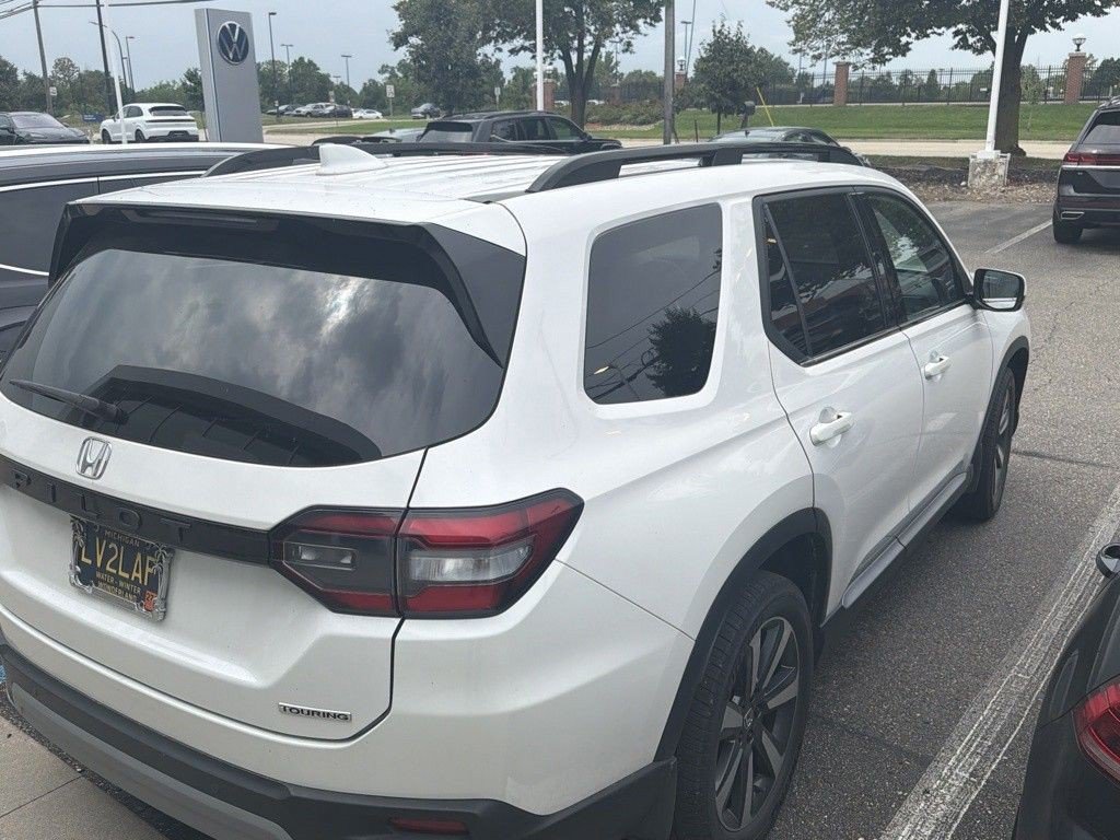 Certified 2024 Honda Pilot Touring image 6