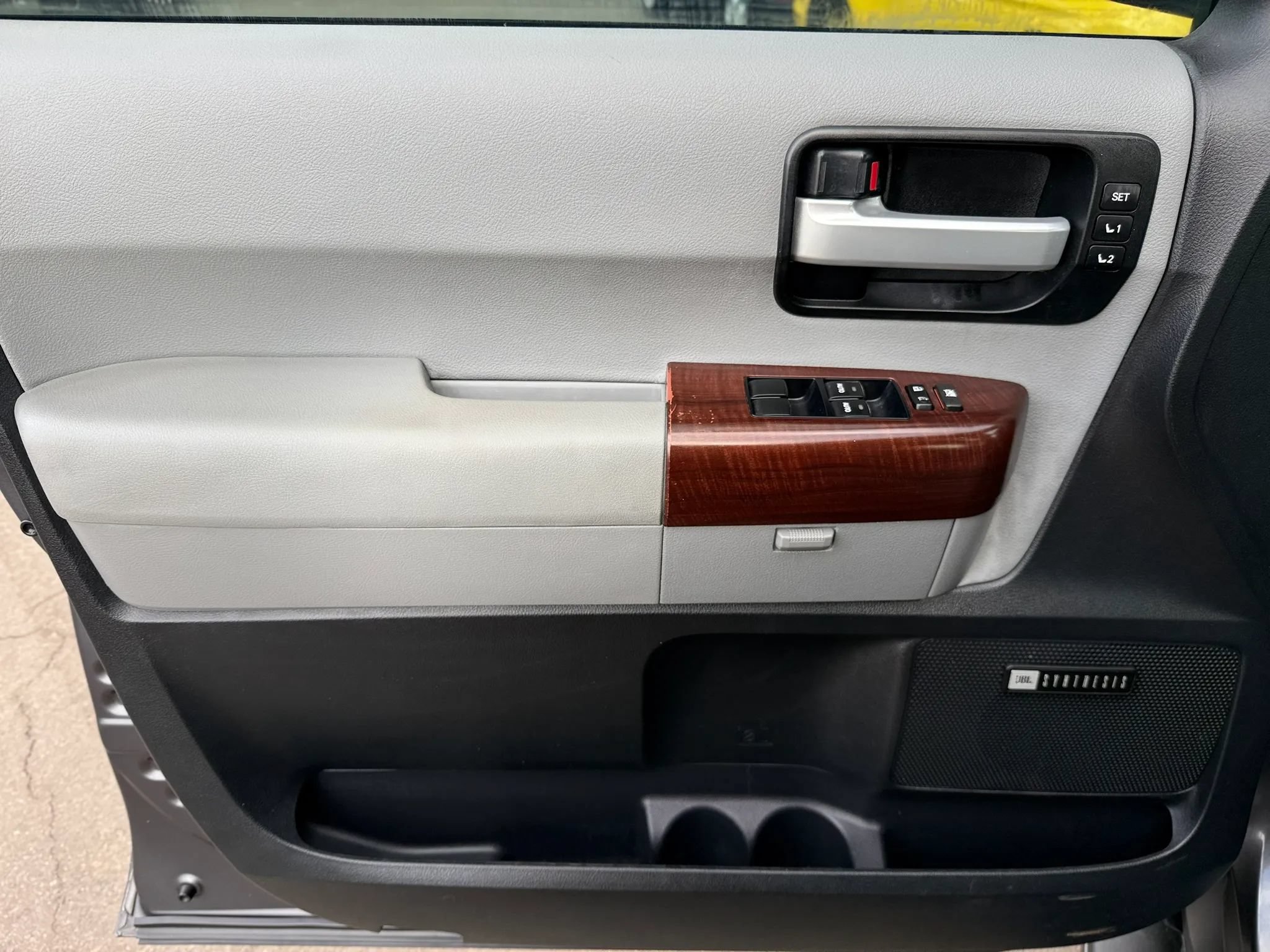 Used 2014 Toyota Sequoia Platinum w/ Preferred Accessory Package AWD/4WD image 14