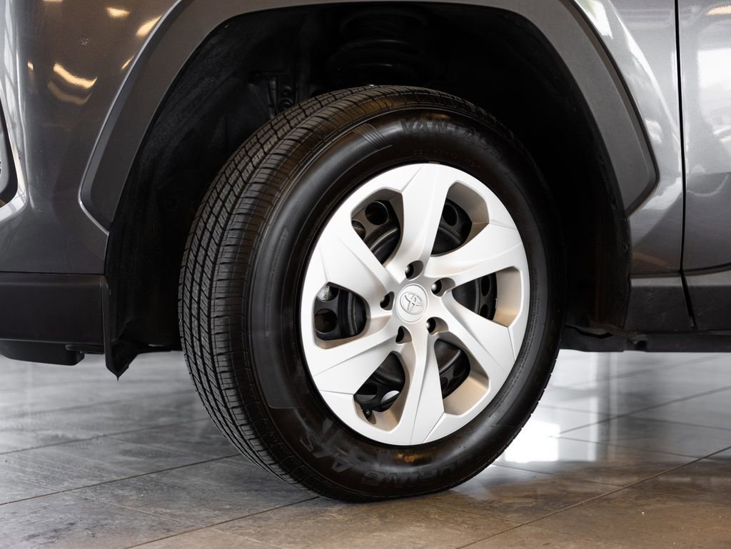 Used 2024 Toyota RAV4 LE AWD/4WD image 6