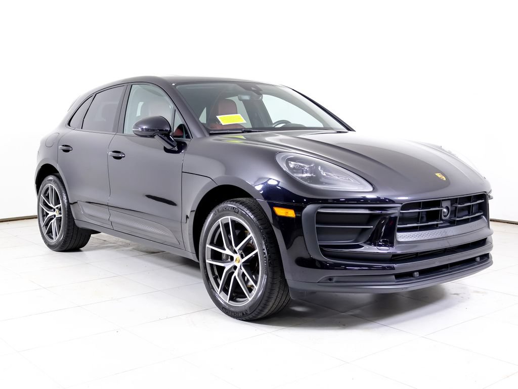 Certified 2023 Porsche Macan AWD/4WD image 29