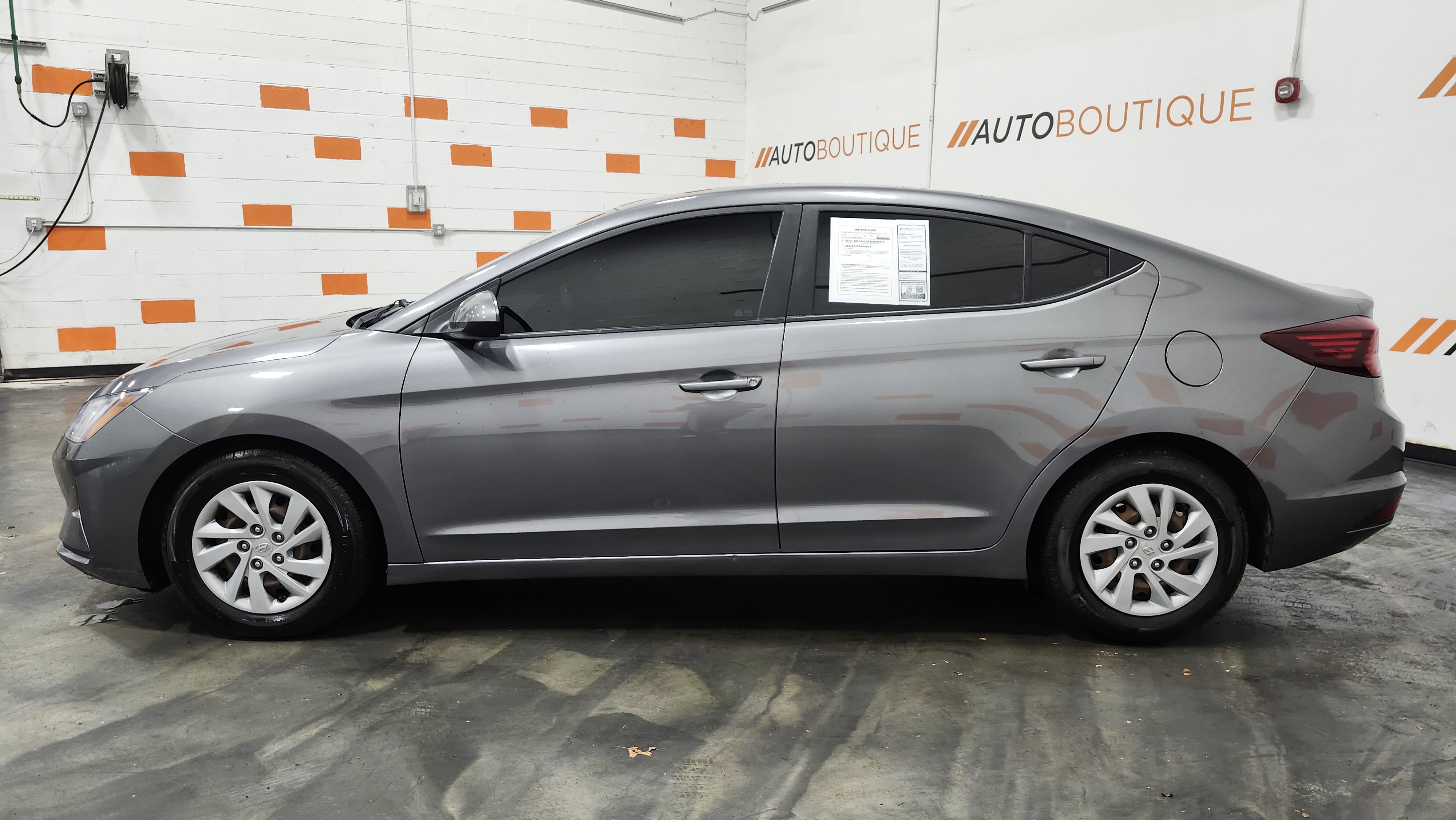 Used 2020 Hyundai Elantra SE w/ Cargo Package (C1) image 12