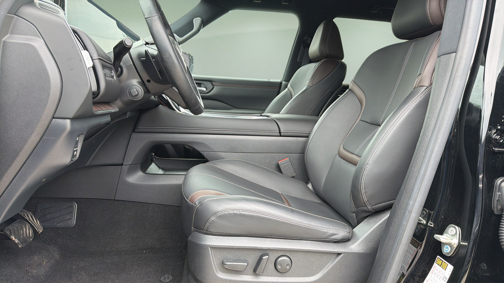 Certified 2025 Nissan Armada SL w/ Captain's Chari Seat Package AWD/4WD image 27