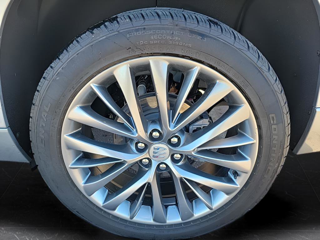 Used 2025 Buick Enclave Avenir image 29