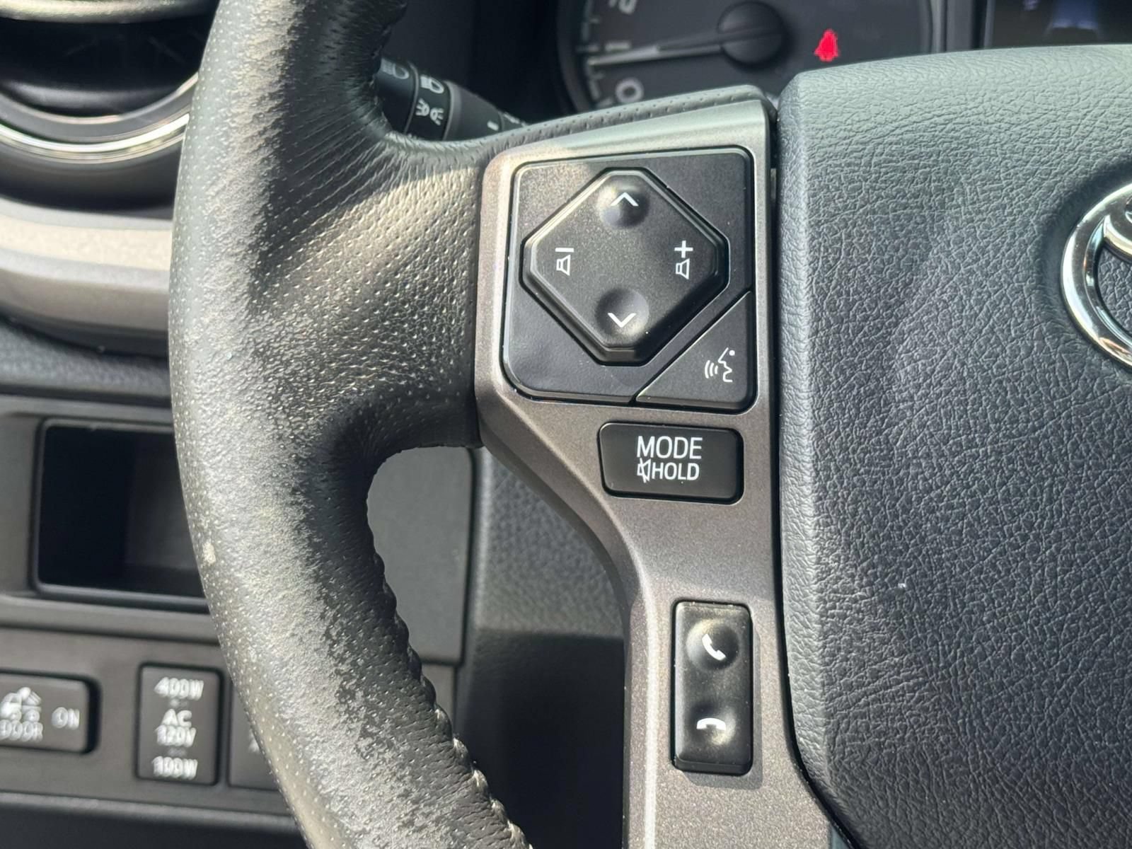 Used 2019 Toyota Tacoma TRD Sport AWD/4WD image 7