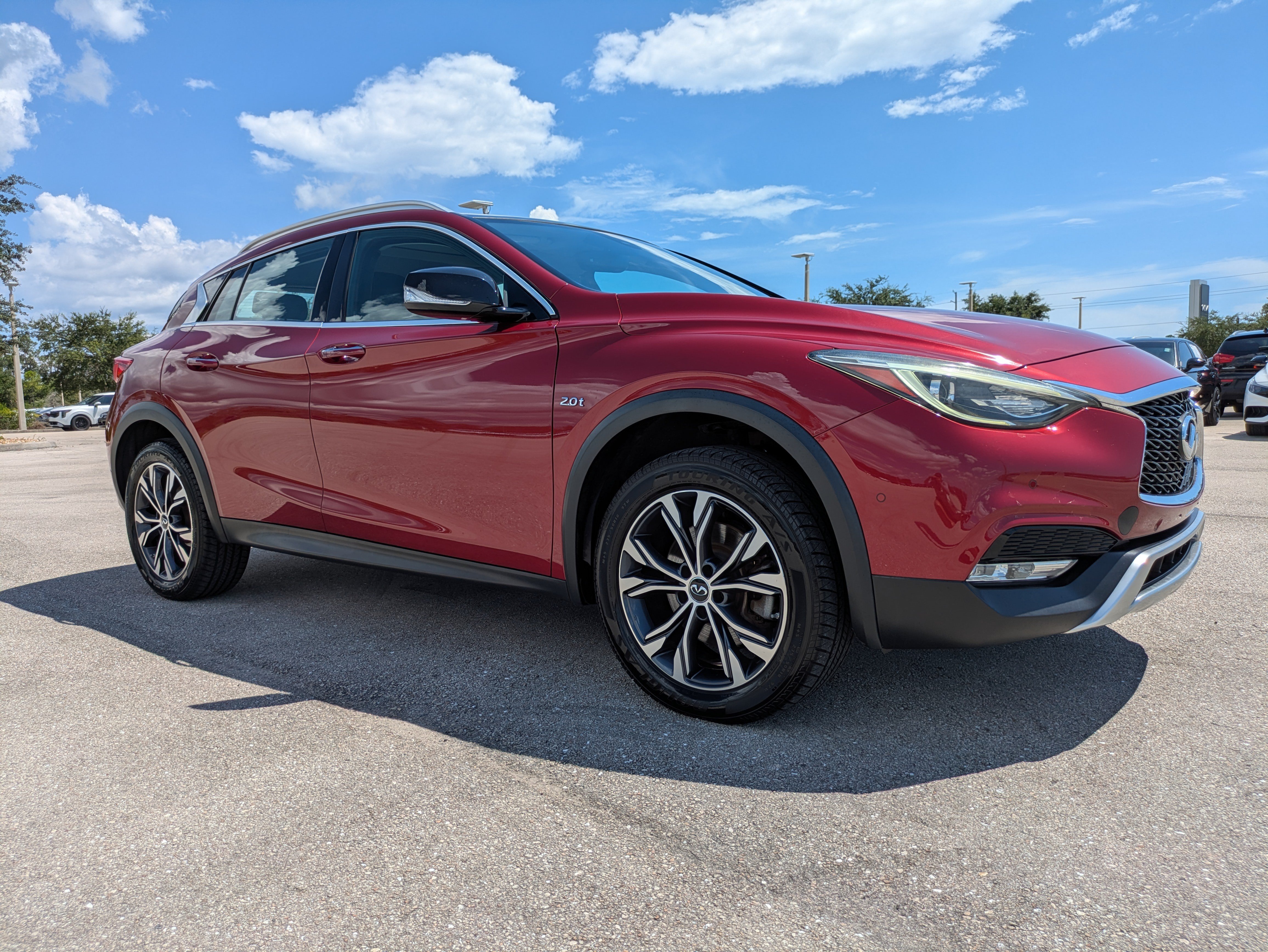 Used 2018 INFINITI QX30 Premium w/ Navigation Package AWD/4WD image 2