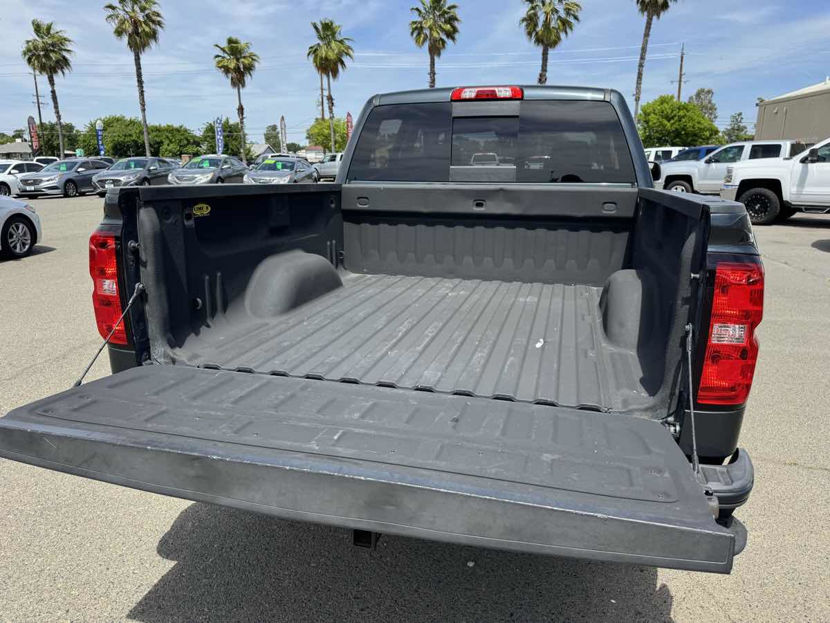 Used 2018 Chevrolet Silverado 1500 LT w/ All Star Edition AWD/4WD image 19