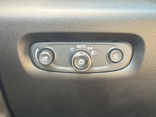 Used 2019 Chevrolet Traverse Premier w/ Driver Confidence II Package FWD image 24