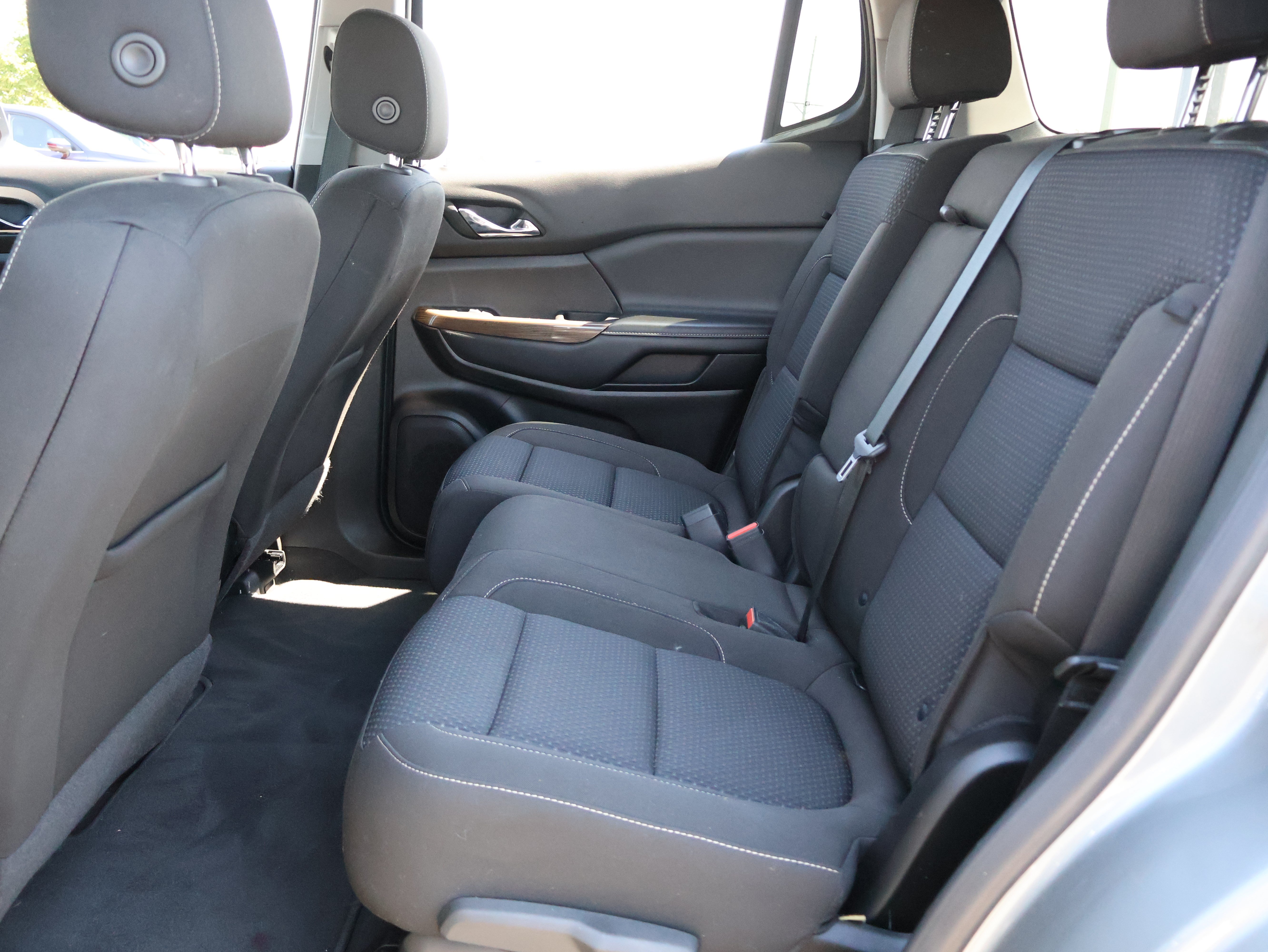 Used 2023 GMC Acadia SLE w/ Driver Convenience Package AWD/4WD image 10