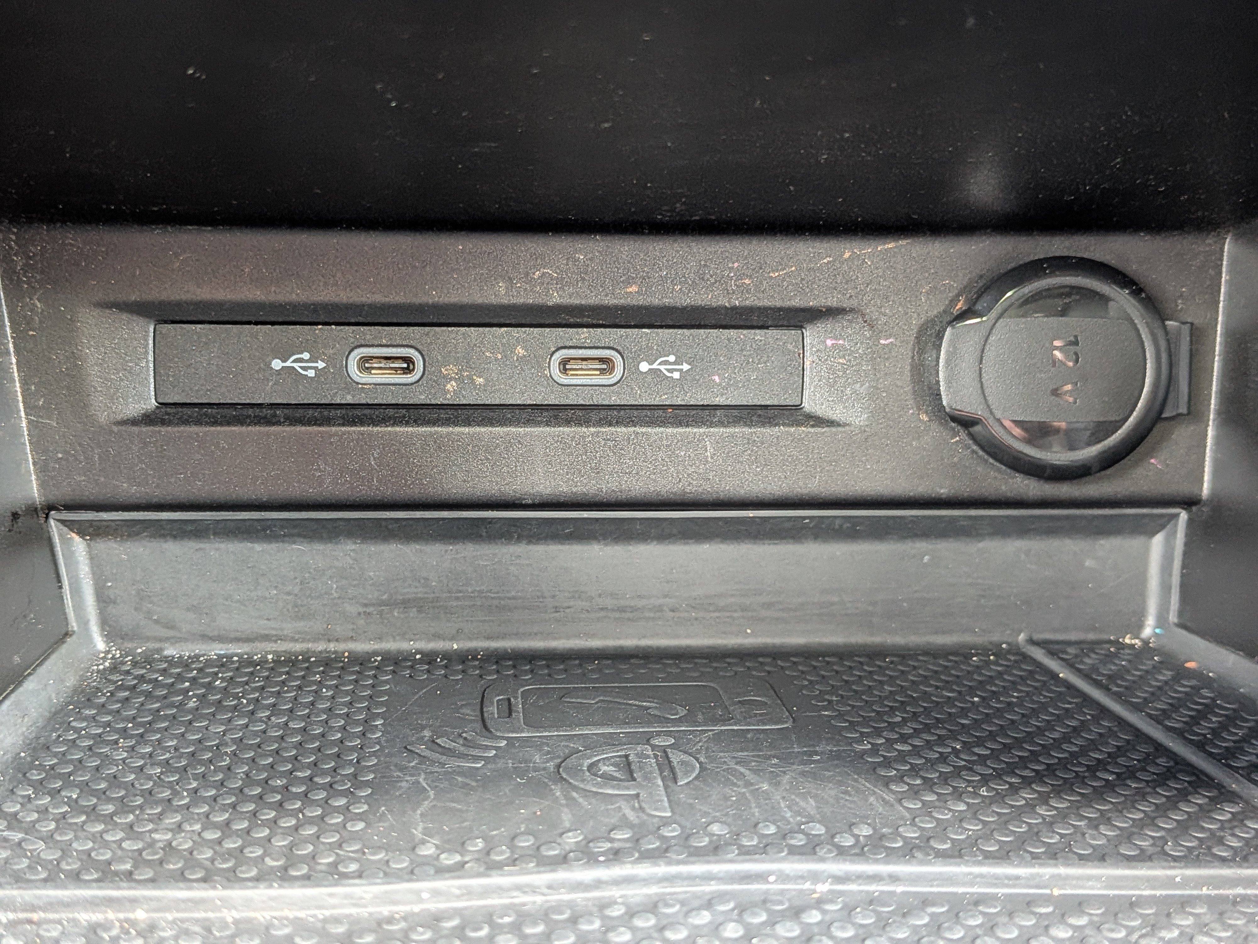 Certified 2023 Volkswagen Tiguan SE R-Line FWD image 23